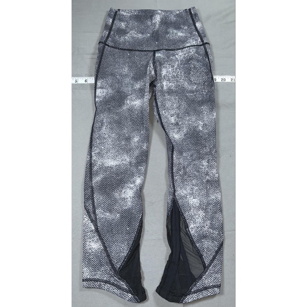 Lululemon Crop Leggings Womens 2 Gray Chevron Run Inspire Capri Mesh Athletic